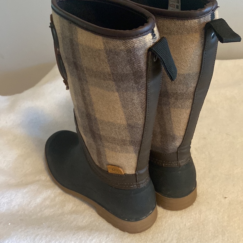 Beautiful Kamik waterproof lined boots - Picture 5 of 11